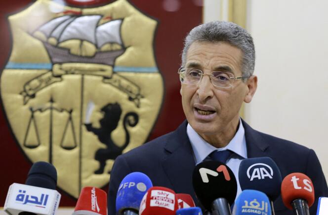 Le ministre tunisien de l’intérieur, Taoufik Charfeddine, le 3 janvier 2022 à Tunis.