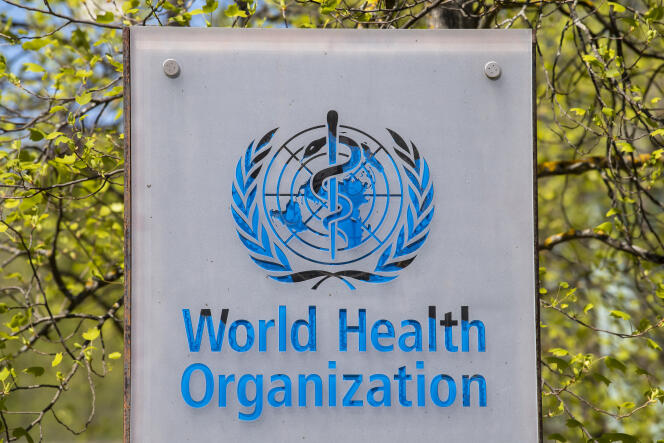 Logo de l’OMS, au siège de l’organisation, à Genève (Suisse).