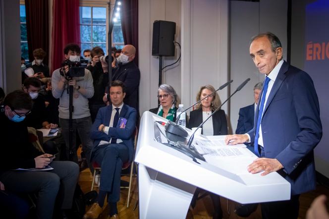 Eric Zemmour, presidential candidate of 2022, pronounces his wishes to the press, in his campaign HQ, in Paris, Monday January 10, 2022.