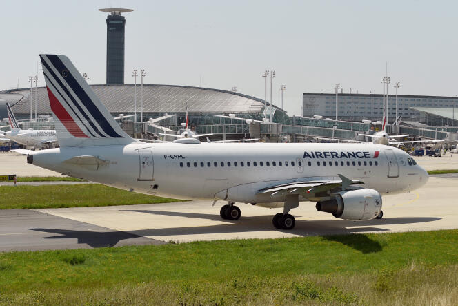 An Airbus A 319 on the tarmac at Roissy-Charles-de-Gaulle airport, near Paris, on July 20, 2021.