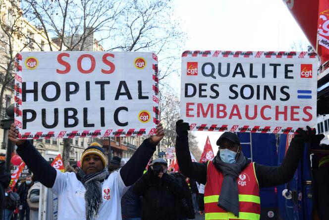 During the demonstration in support of the public hospital, in Paris, on January 11, 2022.