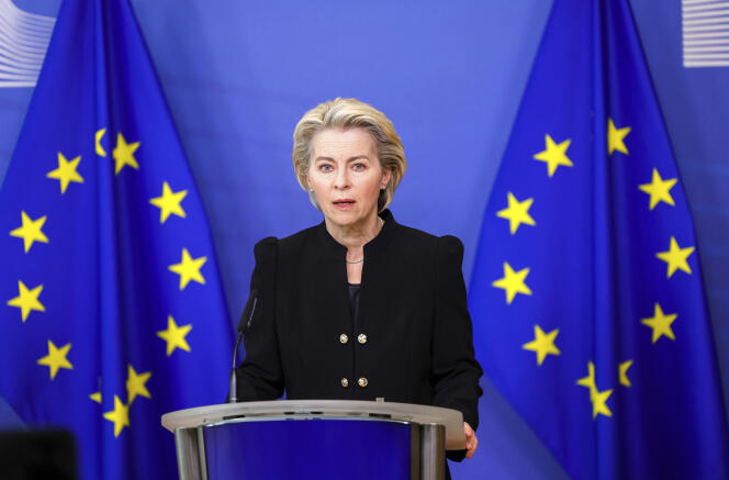 Przewodnicząca Komisji Europejskiej Ursula von der Leyen w Brukseli 11 stycznia 2022 r.