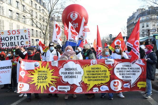 During the demonstration in support of the public hospital, in Paris, on January 11, 2022.