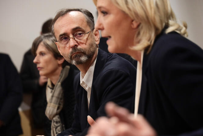 Marine Le Pen et  Robert  Ménard à Béziers, le 7 janvier  2022.