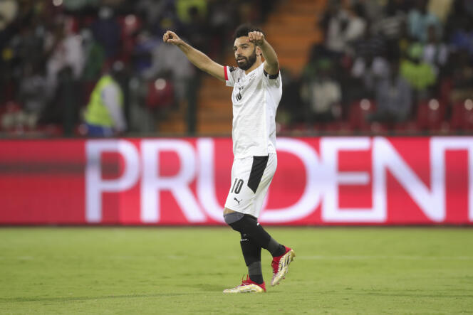 Mohamed Salah célèbre son but inscrit face à la Guinée-Bissau à Garoua, le 15 janvier 2022.