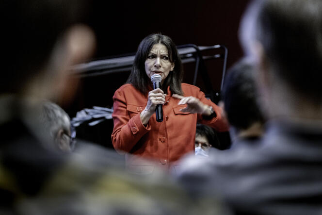 Anne Hidalgo, mayor of Paris and candidate of the Socialist Party (PS) in the presidential election, during a meeting with PS activists from the Rhône federation, Friday January 14 in Villeurbanne.