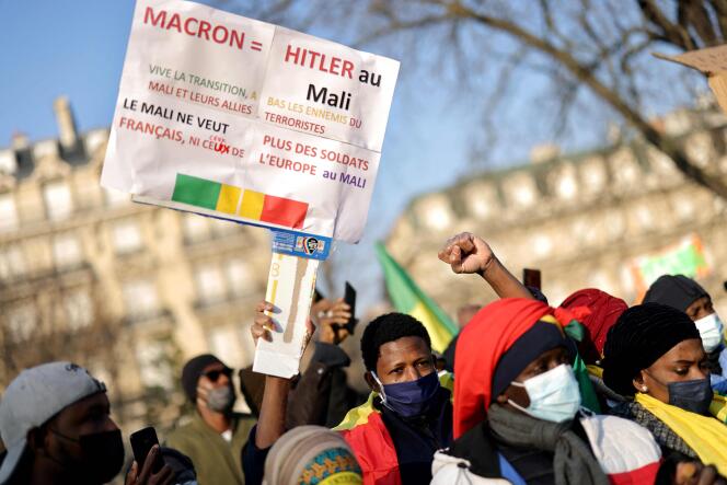 Manifestation de Maliens, à Paris, le 15 janvier 2022.
