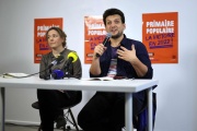 Samuel Grzybowski et Mathilde Imer, fondateurs de la Primaire populaire, lors d’une conférence de presse, à Paris, le 15 janvier 2022.