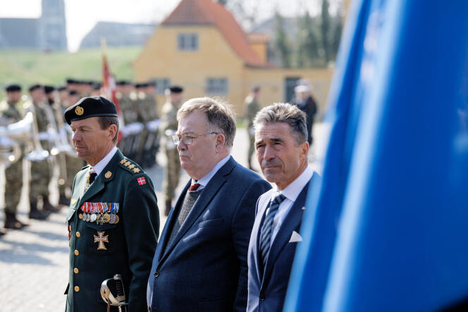 Claus Hjort Frederiksen (au centre), alors ministre de la défense danois, à Copenhague, en avril 2019.