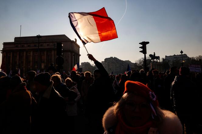 Lors d’une manifestation anti-passe, sur la place du Trocadéro à Paris, le 15 janvier 2022.