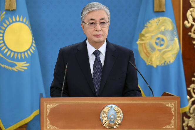 Le président kazakh Kassym-Jomart Tokaïev, lors de son allocution télévisée du 7 janvier 2022 (photo diffusée par les autorités).