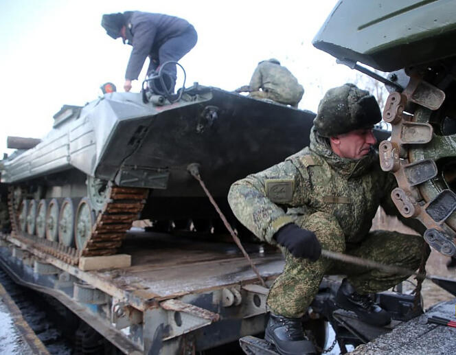 Image from the Belarusian Ministry of Defense showing Russian soldiers preparing to unload armored vehicles, in Belarus, January 18, 2021.
