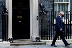 Le premier ministre britannique, Boris Johnson, devant le 10 Downing Street, à Londres, le 12 janvier 2022.