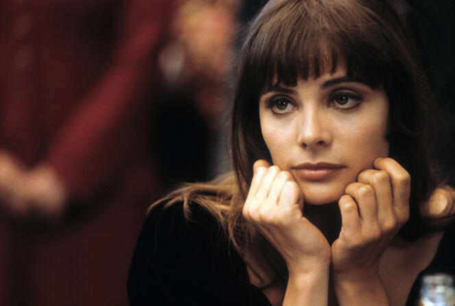 Bianca (Marie Trintignant) in es Les Ailes de la Renommée 1990 (1990), d’Otakar Votocek.
