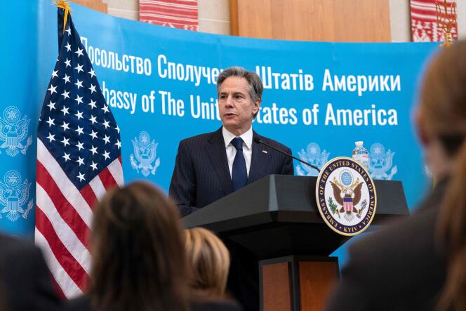 On January 19, 2022, US Secretary of State Anthony Blinken visited the US Embassy in Kiev, Ukraine.