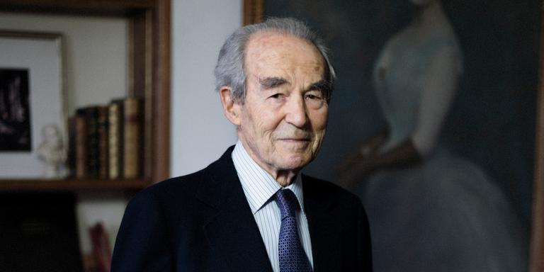 Infliger Des Peines Aux Homosexuels C Etait Re Vol Tant En 19 Le Plaidoyer De Robert Badinter Pour La Cause Gay