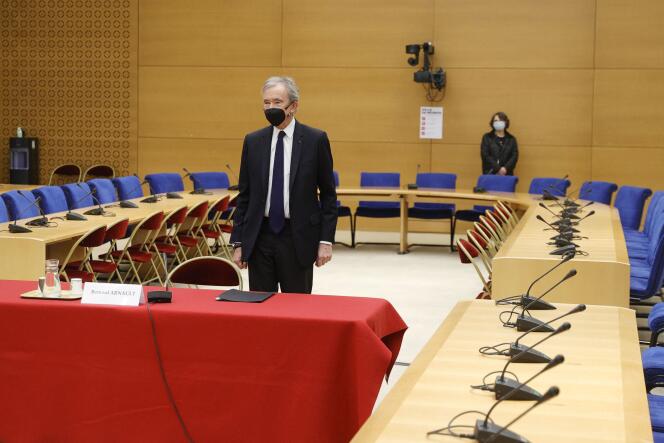Bernard Arnault voor de hoorzitting voor de onderzoekscommissie Media Focus, in de Senaat, in Parijs, op 20 januari 2022.