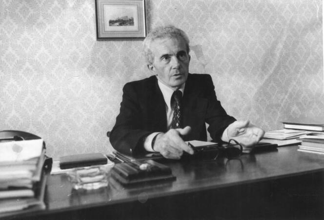 Jean Laborde, dans son bureau de maire d’Auch.