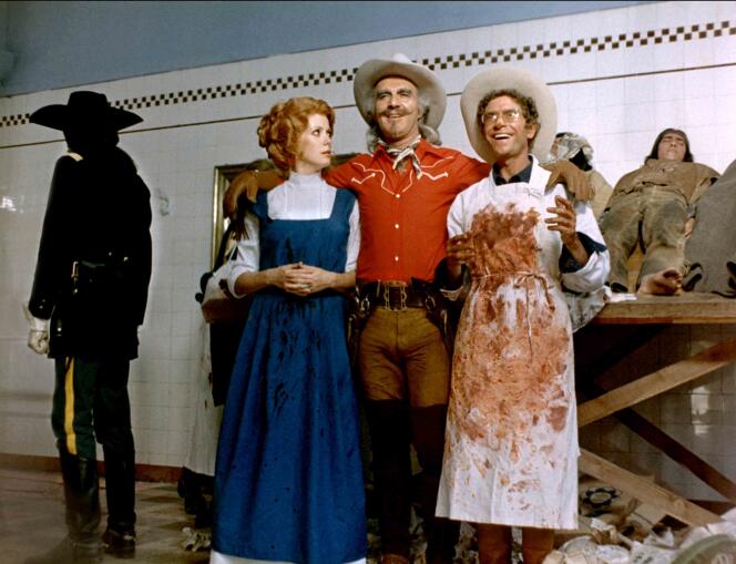 De gauche à droite : Catherine Deneuve, Michel Piccoli et Darry Cowl dans « Touche pas à la femme blanche ! » (1974), de Marco Ferreri.