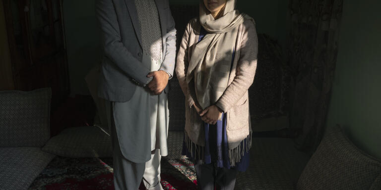 Un couple qui n’ a pas pu être évacué par la France, pourtant inscrit sur des listes d’évacuation, à Kaboul le 9 novembre.