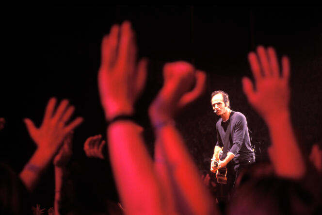 Jean-Jacques Goldman lors de sa tournée d’adieu, à l’Arena de Genève (Suisse), en 2002.
