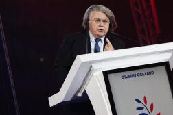 L’avocat et eurodéputé Gilbert Collard lors de sa prise de parole au meeting d’Eric Zemmour, à Cannes, samedi 22 janvier 2022.