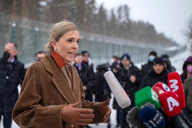 Agné Bilotaité, la ministre de l’intérieur lituanienne, à la frontière avec la Biélorussie, le 21 janvier 2022.