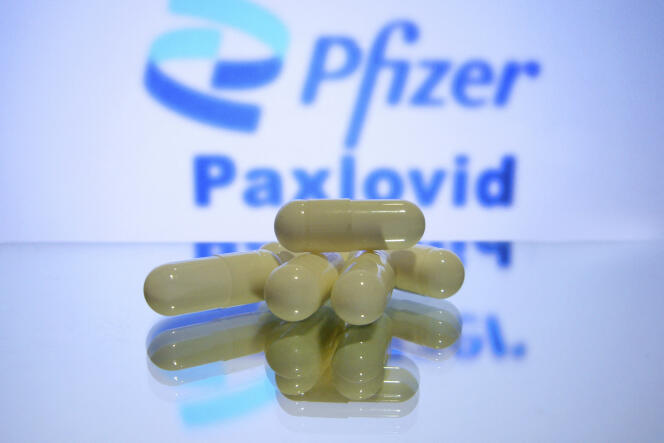 La pilule Paxlovid, du laboratoire Pfizer, est le premier traitement anti-Covid-19 à pouvoir être pris par voie orale hors hôpital en France.