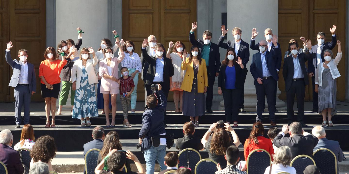 En Chile, el presidente electo presenta un gabinete moderado con mayoría de mujeres