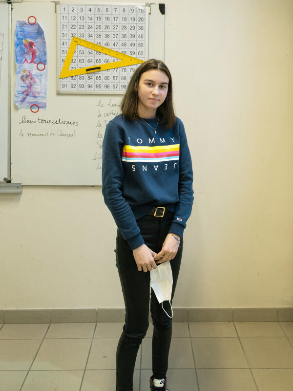 Inès, 13 ans, en classe ULIS, au collège Pierre-et-Marie-Curie, à Albert (Somme), le 21 janvier 2022.