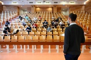 Des étudiants de l’université de Rennes-I assistent à un cours de physique, le 4 janvier 2021.