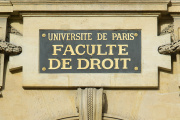 Photo : Fronton de la faculté de droit (Université Panthéon-Sorbonne ou Université Paris 1) Place du Panthéon, Paris VIème arrondissement..