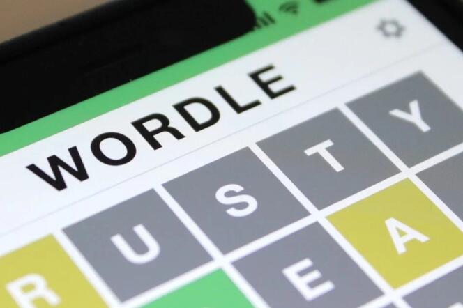 Le jeu Wordle, gratuit et sans publicité, propose une grille quotidienne pour découvrir un mot de cinq lettres.