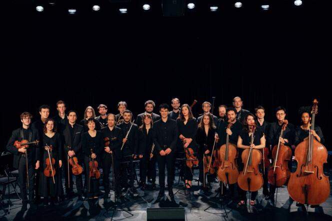 L’orchestre Consuelo, dirigé par Victor Julien-Laferrière, le 19 novembre 2021, au Cresco à Saint-Mandé (Val-de-Marne).