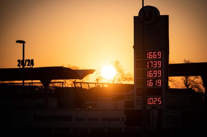 Fuel prices are displayed at a gas station in Montgiscard (Haute-Garonne), January 24, 2022.