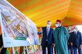Le roi Mohammed VI à l’inauguration de la construction d’une usine de fabrication de vaccins anti-Covid-19, le 27 janvier 2022, à Benslimane.