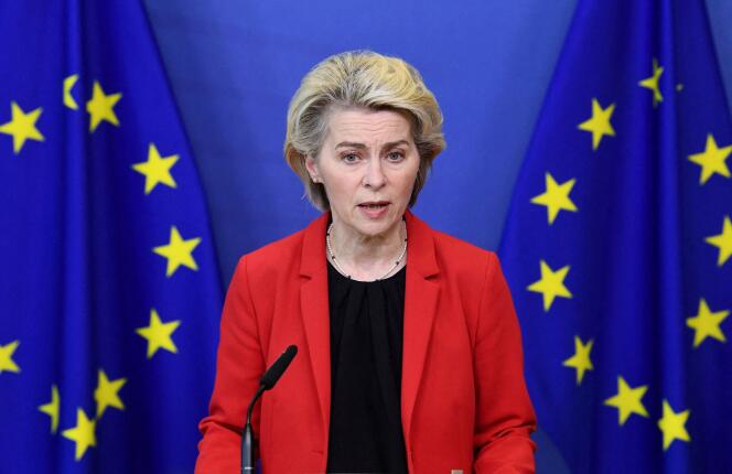 Ursula von der Leyen, Presiden Komisi Eropa, di Brussel, 24 Januari 2022.