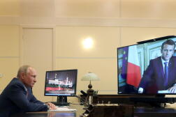Le président russe, Vladimir Poutine, en conférence vidéo avec Emmanuel Macron, à Moscou, le 26 juin 2020.
