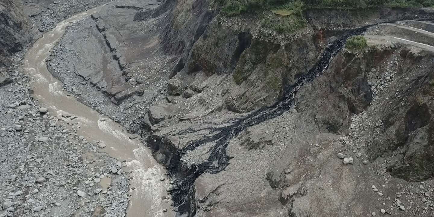 Equateur : une fuite de pétrole en ie menace un parc naturel et une  rivière