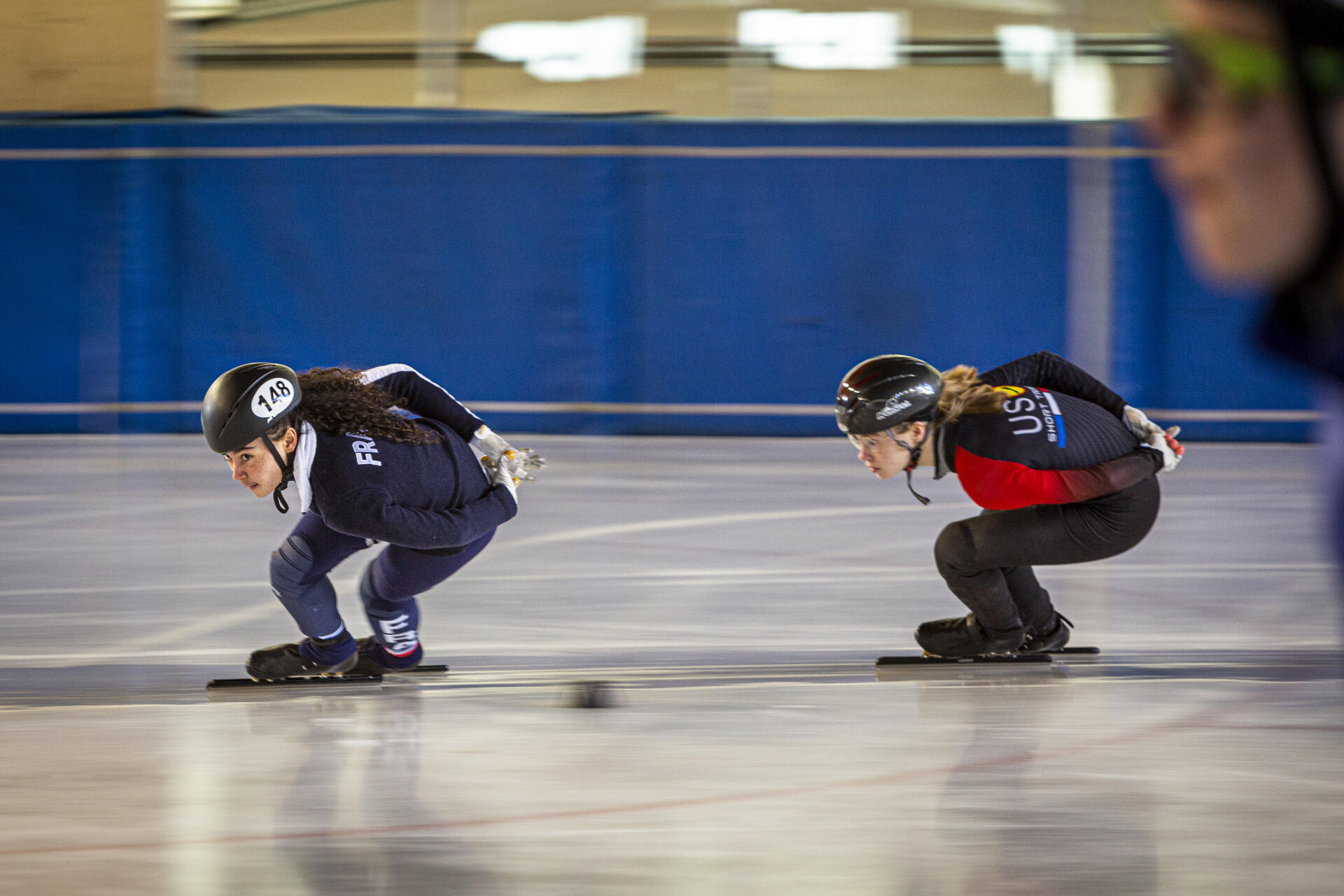 Lors d'un entraînement de l'équipe de France de short-track, à la patinoire du Centre national d'entraînement en height, a Font-Romeu (Pirenei Orientali), le 14 dicembre 2021.