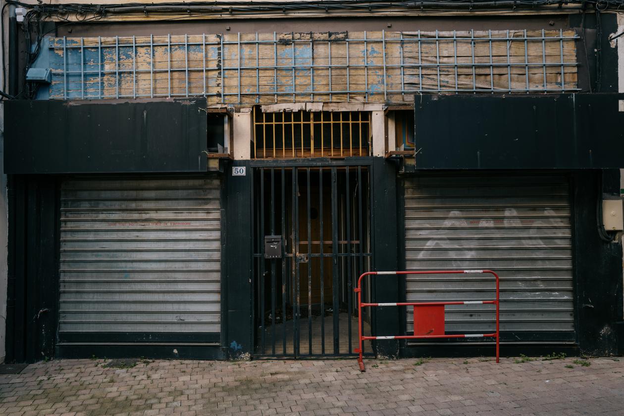 Le passage République, où toutes les boutiques, ou presque, ont fermé, dans le centre-ville de Cavaillon (Vaucluse), le 14 janvier 2022.