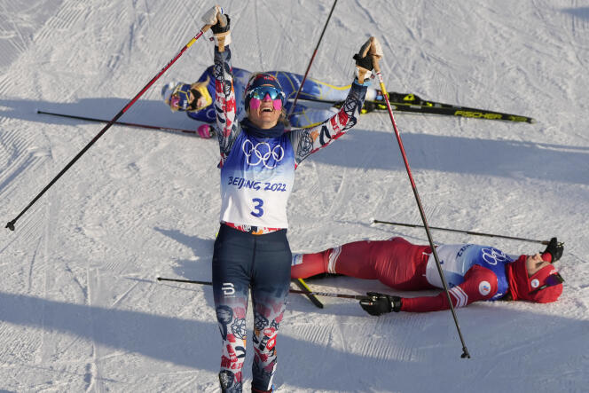 La Norvégienne Therese Johaug volta a se juntar à primeira medalha de esquiatlo de Jeux de Pikin de 7min 7,5 km + 7,5 km, mesmo em 5 de fevereiro.