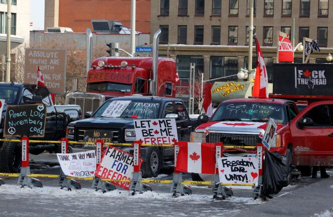 About 500 camions of campayent visitors in the Capitol Canadienne, on 7 February 2022, for the rest of the season's sanitaires.