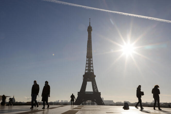 Vue de la tour Eiffel depuis l’esplanade du Trocadéro, à Paris, le 18 novembre 2020.