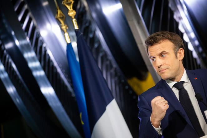 Emmanuel Macron lors de son discours sur le site de General Electric Steam Power à Belfort, le 10 février 2022 .