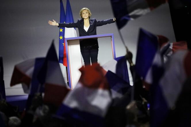 Valérie Pécresse a tenté de présenter sa « nouvelle France », dimanche 13 février, lors de son meeting à Paris.