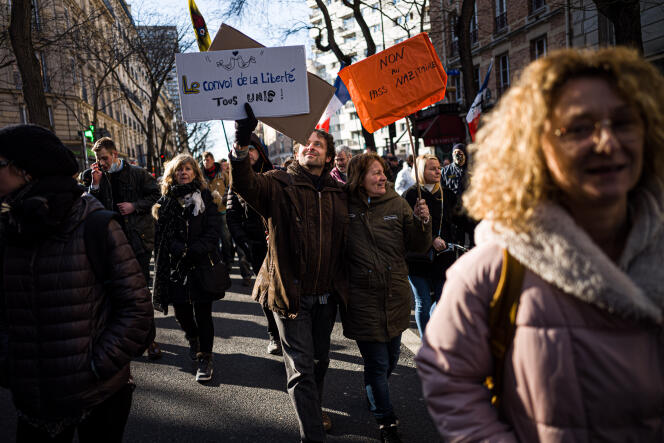 Manifestation à Paris, le 12 fevrier 2022.