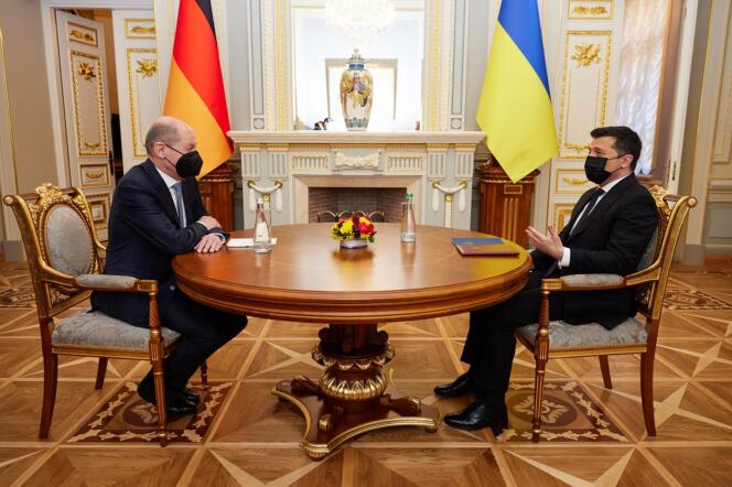 The chancellor allemand, Olaf Scholz, in a discussion with President Ukraine, Volodymyr Zelensky, Kiev, on 14 February 2022.