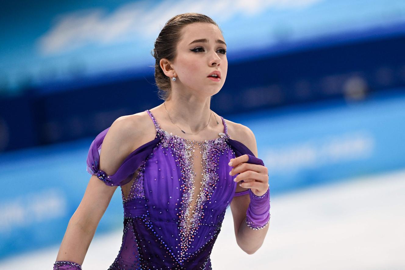 La patinadora rusa Kamila Valieva durante el programa corto de patinaje artístico en los Juegos Olímpicos de Beijing el 15 de febrero de 2022.