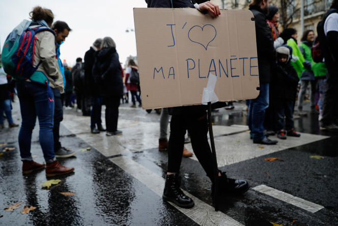 Manifestation à Paris, le 8 décembre 2021.